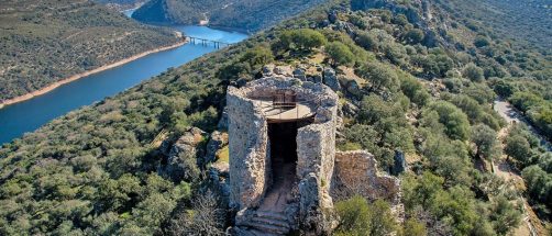 La ruta de senderismo con las vistas más espectaculares está en Extremadura: sigue el curso del Tajo y termina en un castillo