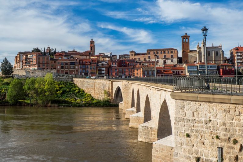 Este es el pueblo donde estuvo encerrada una reina española: está entre los más bonitos de España y es una joya medieval