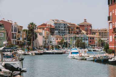 Este pueblo está a menos de una hora de Valencia: tiene la mejor horchata del mundo y es de estilo modernista