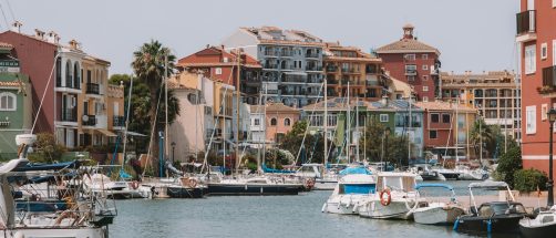 Este pueblo está a menos de una hora de Valencia: tiene la mejor horchata del mundo y es de estilo modernista