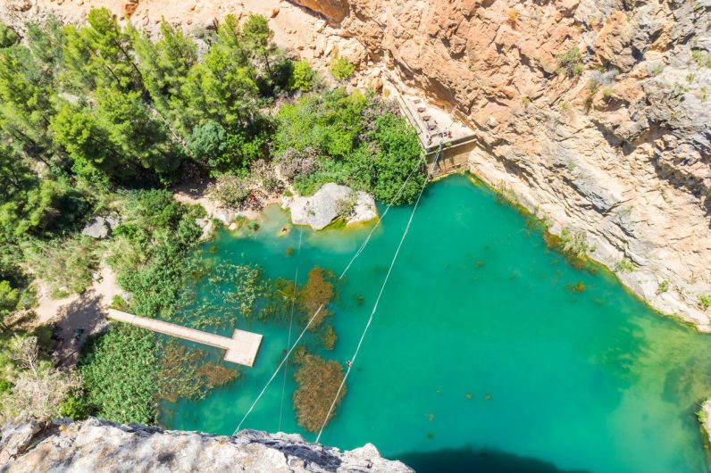El Charco Azul es la piscina natural más espectacular de la Comunidad Valenciana.