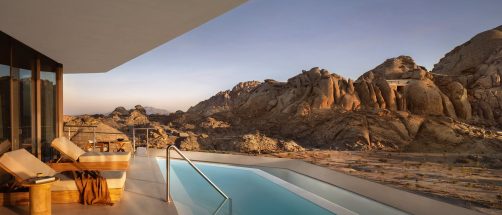 Lo llaman el hotel más bonito del mundo: está excavado en el interior de una montaña de Arabia Saudí