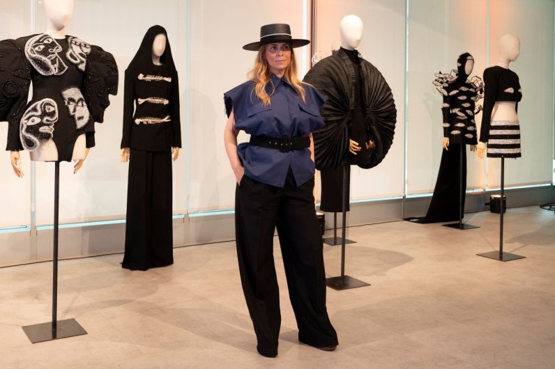 Juana Martín recibe el Premio Nacional de Diseño de Moda 2025: así es la diseñadora que lleva la tradición andaluza hasta París