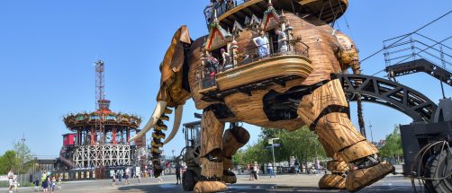Ni París ni Orlando, esta es la mejor ciudad para viajar en familia: tiene un parque de atracciones espectacular y un castillo de cuento