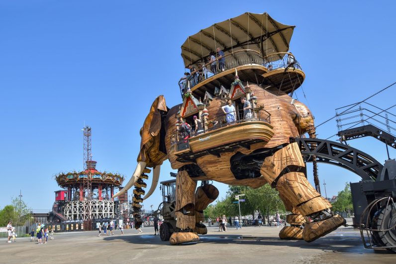 Ni París ni Orlando, esta es la mejor ciudad para viajar en familia: tiene un parque de atracciones espectacular y un castillo de cuento
