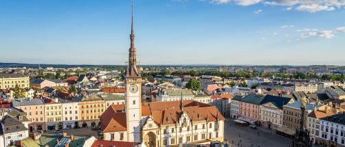 Así es la pequeña Praga: una joya barroca llena de casas palaciegas, catedrales altísimas y museos increíbles