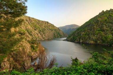 Esta playa de río es la más bonita de Galicia: cuesta llegar pero todo el mundo quiere volver