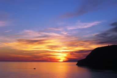 Descubre La Herradura, el paraíso granadino con los mejores atardeceres