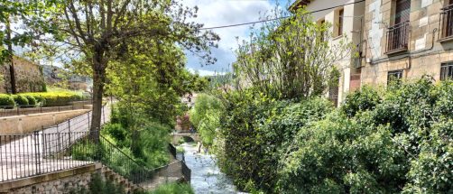Este pueblo con cascadas es el más bonito de Guadalajara: es una joya medieval