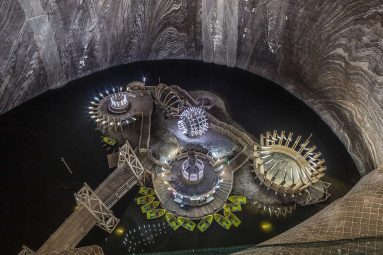 Turda, la ciudad de Rumanía que esconde bajo tierra un parque temático de otro mundo