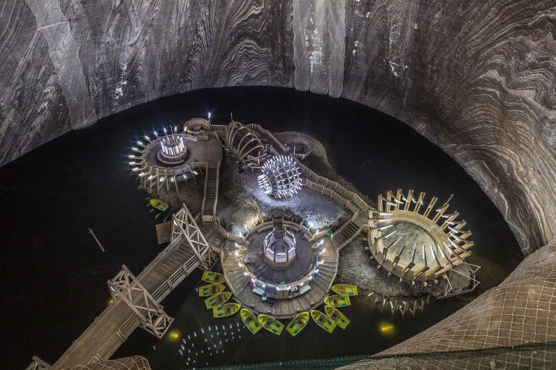 Turda, la ciudad de Rumanía que esconde bajo tierra un parque temático de otro mundo