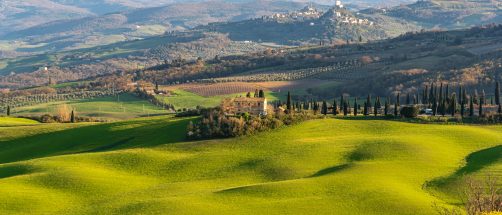 El pueblo más encantador de Italia está en la cima de un monte de la Toscana: tiene calles empinadas, palacios renacentistas y vistas increíbles