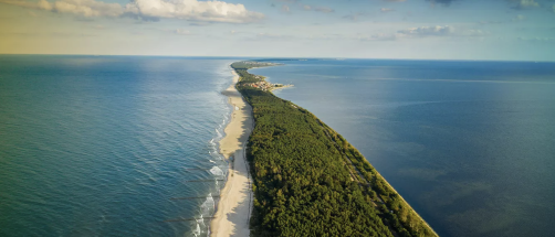 Parece el Caribe, pero es Polonia: esta asombrosa pen&iacute;nsula es la nueva meca del surf europeo