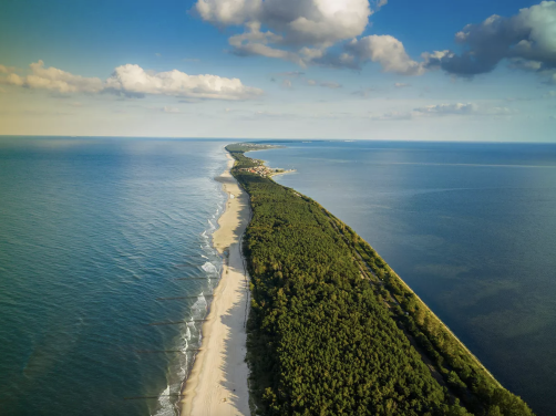 Parece el Caribe, pero es Polonia: esta asombrosa pen&iacute;nsula es la nueva meca del surf europeo