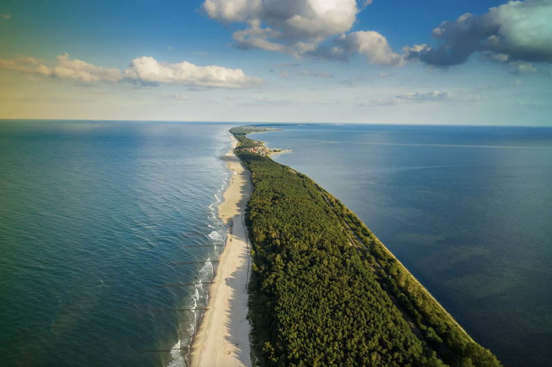 Parece el Caribe, pero es Polonia: esta asombrosa pen&iacute;nsula es la nueva meca del surf europeo