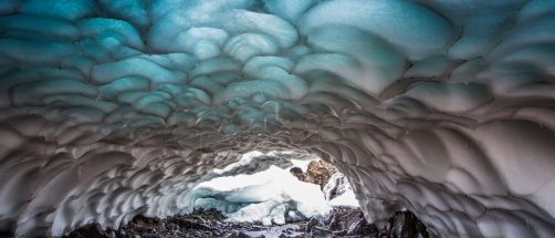 Un paisaje de otro mundo en lo m&aacute;s profundo de Argentina: as&iacute; son los t&uacute;neles de hielo de la Patagonia