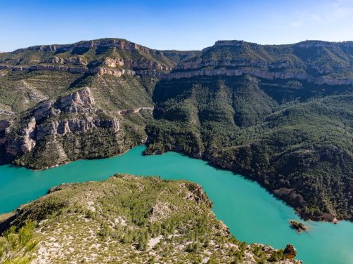 La ruta de senderismo más bonita de Valencia: un mirador único, mucha naturaleza y un pueblo precioso con un castillo