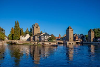 Ni Venecia ni Aveiro, esta ciudad con canales está en Francia y parece sacada de un cuento