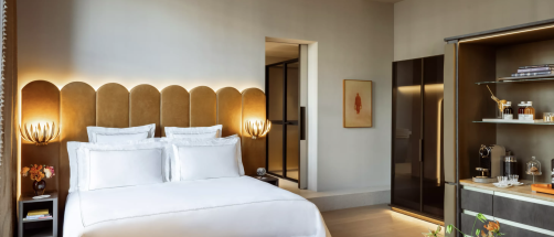 Del "turn down service" al mayordomo de redes sociales: los servicios de los hoteles de lujo que triunfan