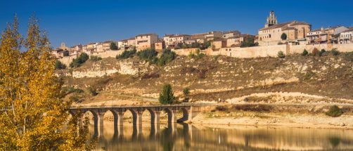 Este pueblo medieval de Segovia parece detenido en el tiempo y casi nadie lo conoce: es tan bonito como Ayllón o Pedraza