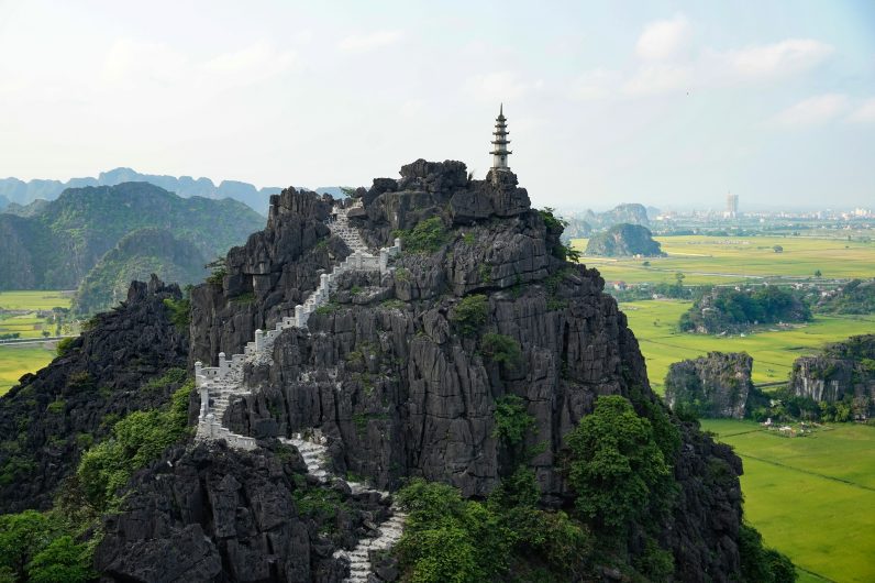 Esto es lo que no puede faltar en tu ruta por Vietnam: Ninh Binh, el paisaje que parece sacado de un sueño