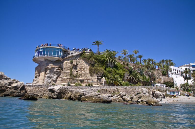 Este es el rincón del Mediterráneo con las mejores vistas: descubre el Balcón de Europa, el mirador que enamoró a Alfonso XII 