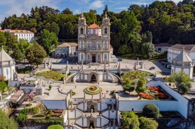 Este es el santuario más fotogénico de Portugal: una joya barroca al final de una escalera monumental