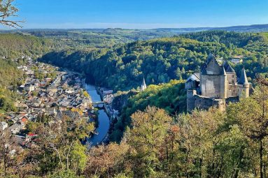 Este pueblo medieval en Luxemburgo tiene un castillo que te dejará sin palabras