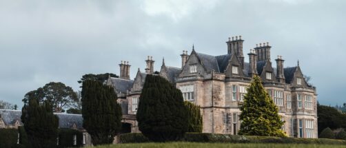 El pueblo m&aacute;s bonito de Irlanda es tambi&eacute;n el m&aacute;s verde: descubre Killarney, su rinc&oacute;n m&aacute;s salvaje