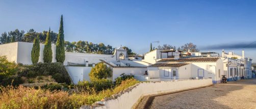 El pueblo más bonito del Algarve está frente a la ría Formosa y es ideal para visitar en invierno