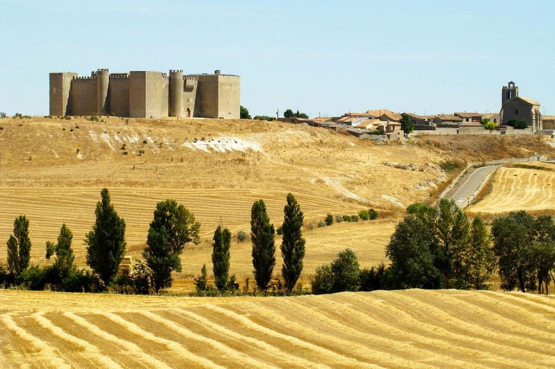 Este misterioso castillo medieval nunca llegó a ser conquistado: es del siglo XIII y está en un pueblo de Valladolid