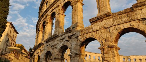 Parece Italia, pero esta ciudad con un anfiteatro romano impresionante est&aacute; en Croacia y es preciosa