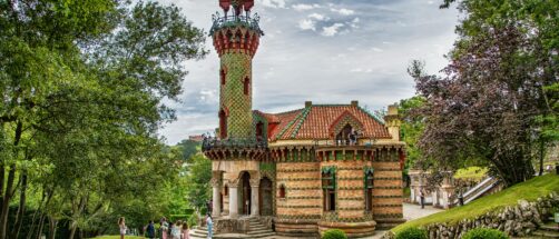Esta ciudad de Cantabria es preciosa y enamor&oacute; a Gaud&iacute;: aqu&iacute; se esconde una de sus mejores obras