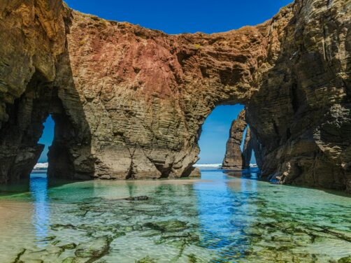 Acantilados de infarto y playas incre&iacute;bles: as&iacute; es Ribadeo, la puerta gallega al Cant&aacute;brico