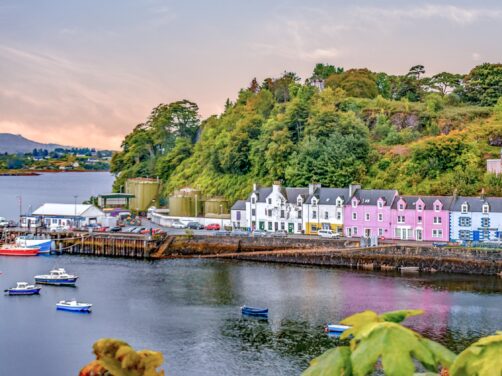 Esta ciudad de cuento es la más bonita de Reino Unido: está en la isla de las hadas