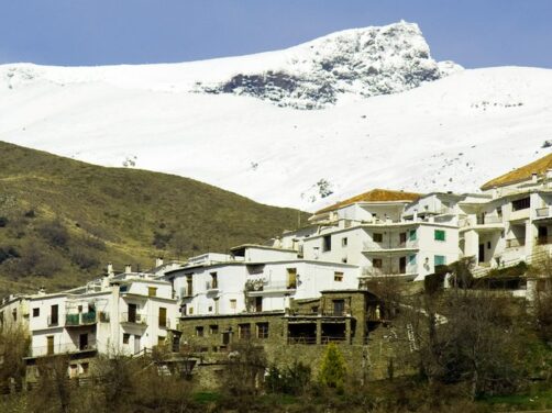 Esta ruta de senderismo pasa por los tres pueblos m&aacute;s bonitos de la Alpujarra granadina 