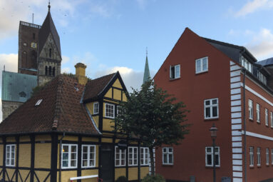 La ciudad más bonita de Dinamarca es también la más antigua: tiene casas medievales y una aldea vikinga