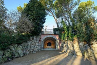 Este es el túnel secreto construido por un rey que acaba de abrir en Madrid: une Casa de Campo con los Jardines del Campo del Moro