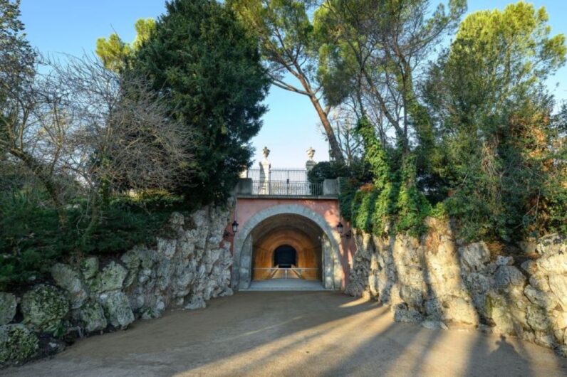 Este es el t&uacute;nel secreto construido por un rey que acaba de abrir en Madrid: une Casa de Campo con los Jardines del Campo del Moro