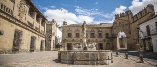 Este es el pueblo m&aacute;s renacentista de Espa&ntilde;a: est&aacute; en Andaluc&iacute;a, lleno de palacios preciosos