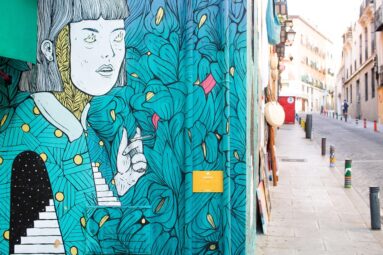 El Lavapiés más artístico: así es la pequeña calle de Madrid con las mejores galerías de arte actual
