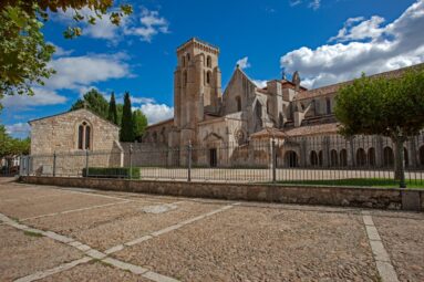 Este monasterio se hizo famoso por el gran poder de sus abadesas: está en el norte de España y es una joya medieval única