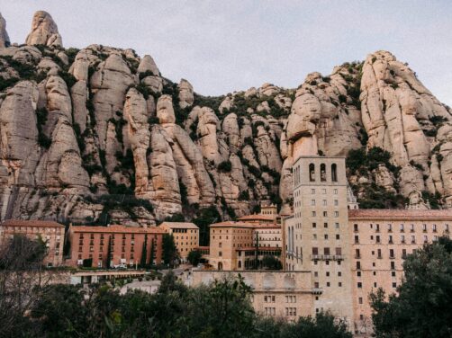 La abad&iacute;a que el Papa Le&oacute;n XIV visitar&aacute; en junio: naturaleza, espiritualidad y las vistas m&aacute;s incre&iacute;bles de Catalu&ntilde;a