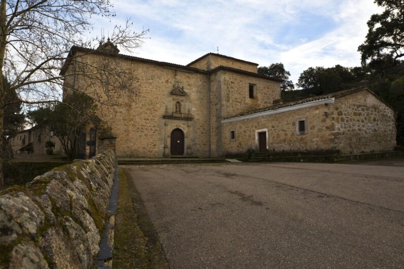El pueblo m&aacute;s bonito de Extremadura oculta el convento m&aacute;s peque&ntilde;o del mundo: es perfecto para una escapada relajante