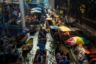As&iacute; es Damnoen Saduak, el mercado flotante m&aacute;s famoso de Tailandia que todav&iacute;a se recorre en canoa