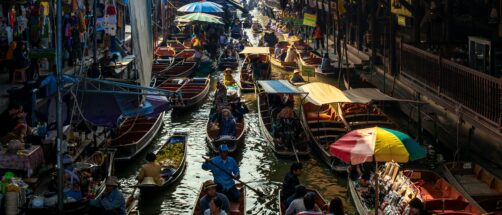 As&iacute; es Damnoen Saduak, el mercado flotante m&aacute;s famoso de Tailandia que todav&iacute;a se recorre en canoa