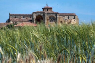 El pueblo de Palencia donde mejor se come: es precioso y sus restaurantes tienen fama mundial