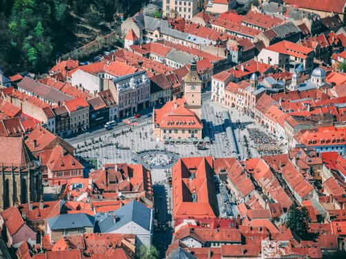 Gu&iacute;a de Brasov: castillos, historia y planes para un viaje diferente en Transilvania, m&aacute;s all&aacute; de Dr&aacute;cula