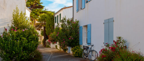 La isla id&iacute;lica donde se refugian los amantes del lujo silencioso: est&aacute; en Francia y tiene diez pueblos preciosos