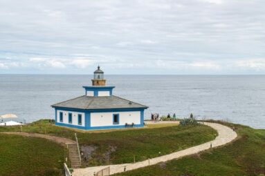 Qué ver en A Mariña Lucense: playas, acantilados y pueblos preciosos para vivir la Galicia más auténtica